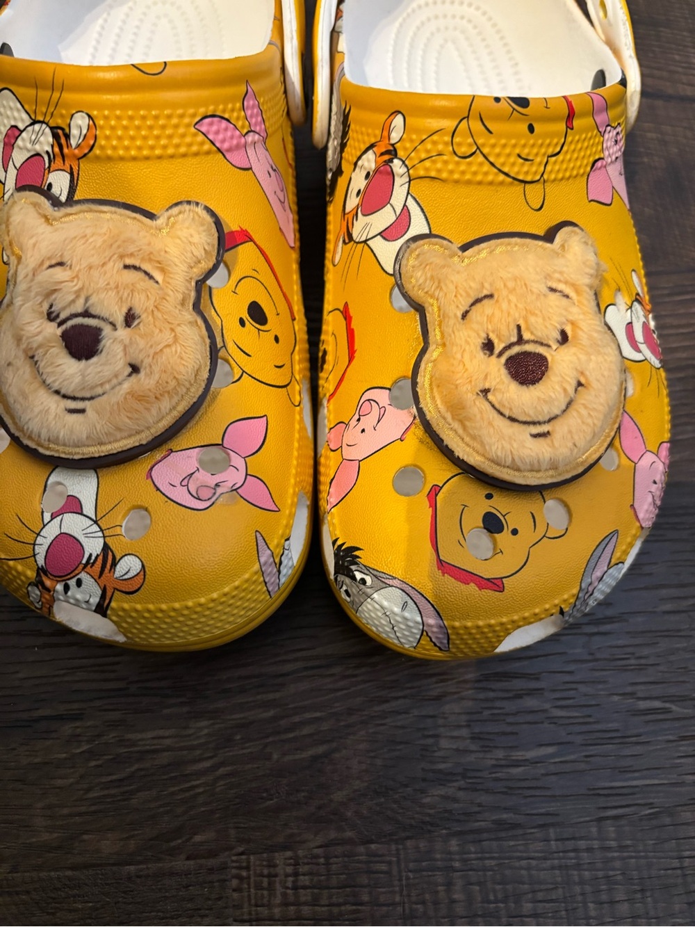 CROCS Women’s Yellow Winnie the Pooh Character Clogs - Picture 6 of 8